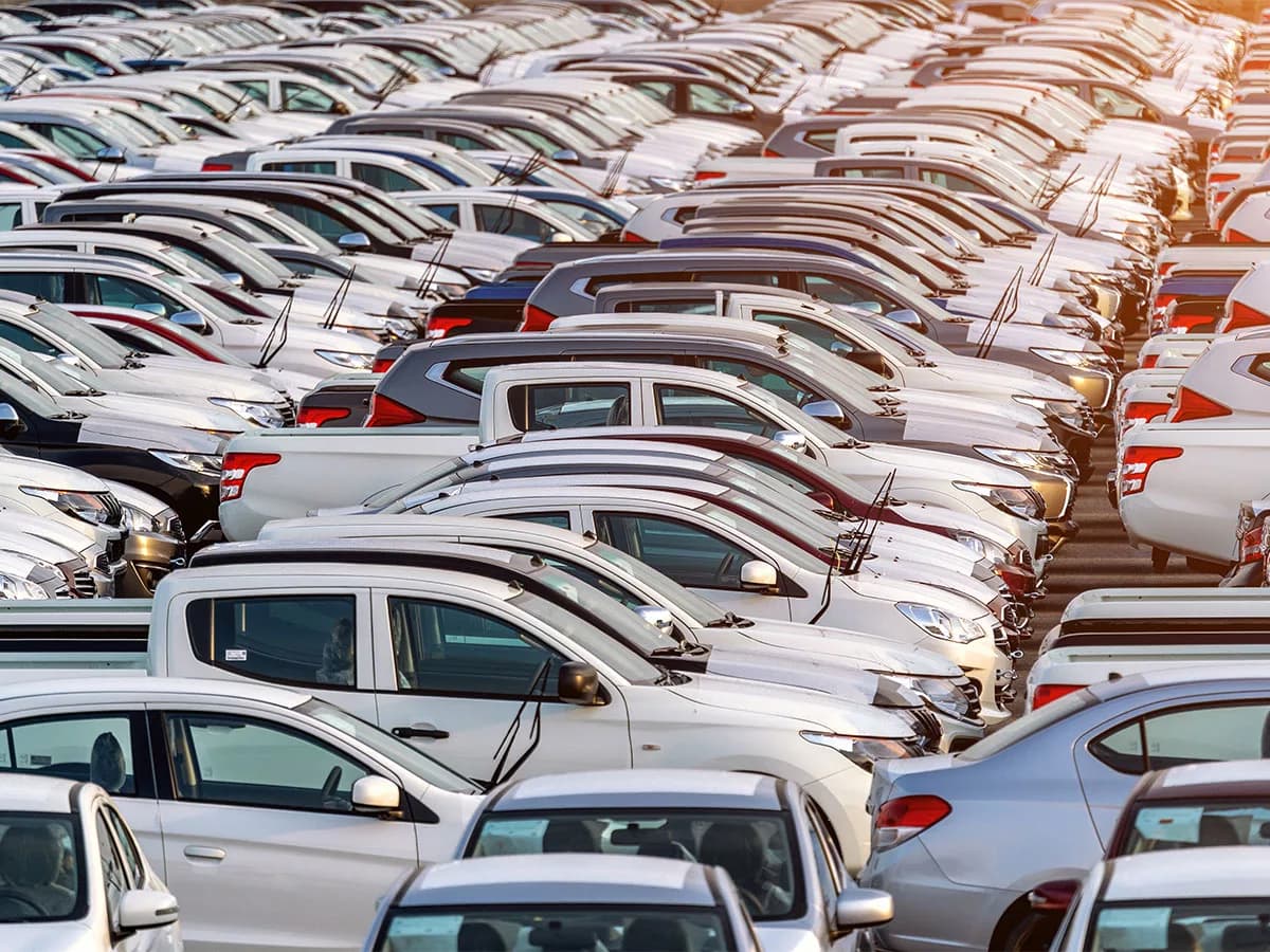 Historique voiture gratuit : 5 services et leurs limites